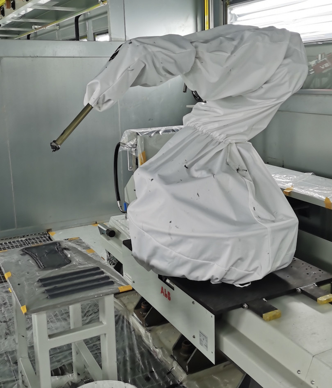 ABB Robot Cover Quần áo bảo hộ chống cháy trong Xưởng sơn nhà máy ô tô