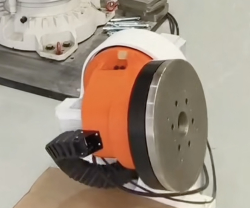 Robot định vị Fanuc Robot có khả năng vận chuyển đường biển Xử lý phun nhựa trên thép