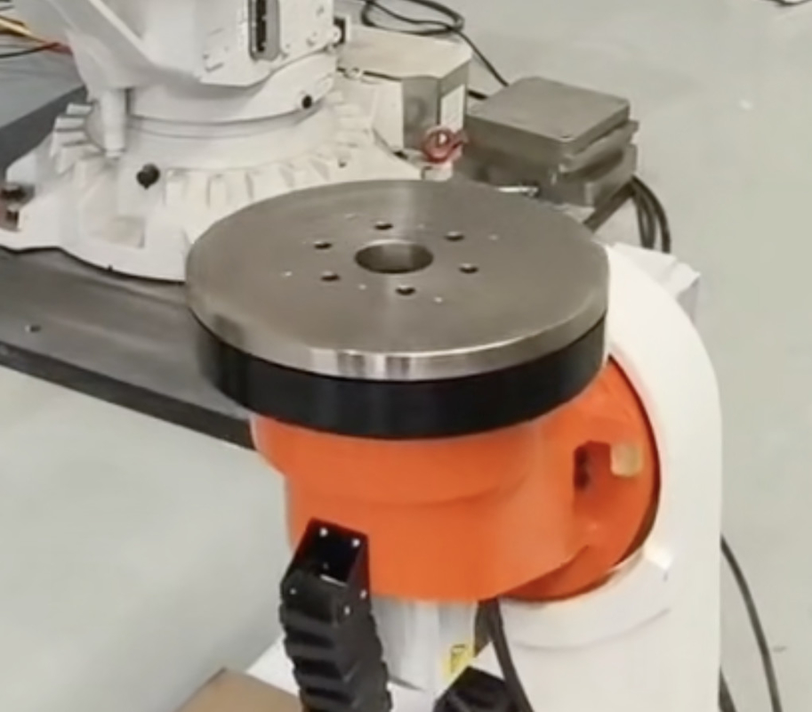 Robot định vị Fanuc Robot có khả năng vận chuyển đường biển Xử lý phun nhựa trên thép