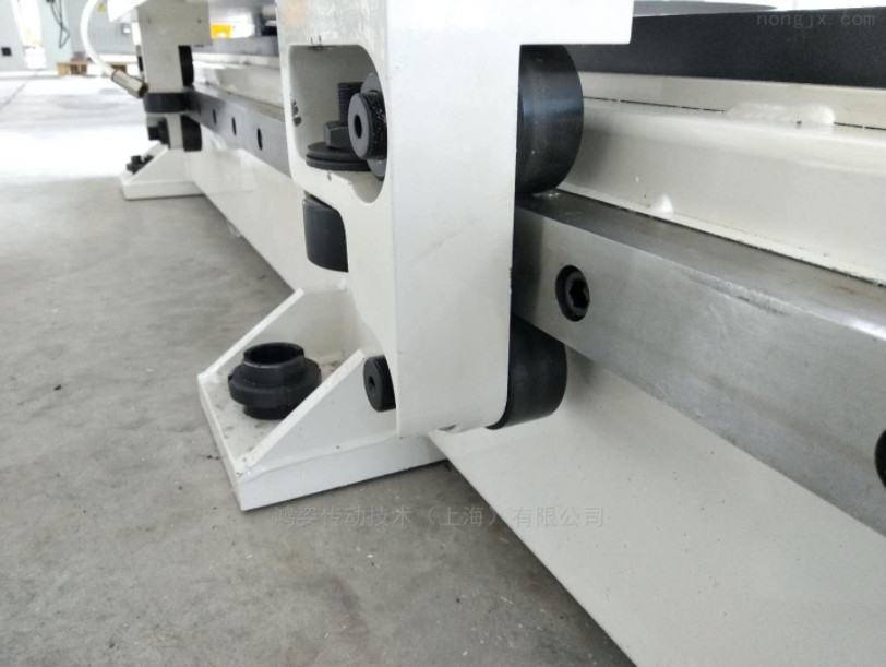 Hướng dẫn con lăn bôi trơn cho thanh trượt tuyến tính rô bốt chính xác giúp giảm tỷ lệ hỏng hóc và tăng tuổi thọ