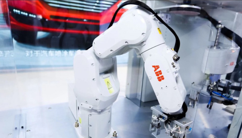 Cánh tay rô-bốt Abb sáu trục Tạo hình rô-bốt IRB 8700 đang hàn xếp chồng các nhà máy ô tô