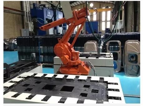 Hệ thống Robot hàn bằng sợi quang ABB Kuka Fanuc Cánh tay robot 6 trục Độ sâu 0,04-6mm