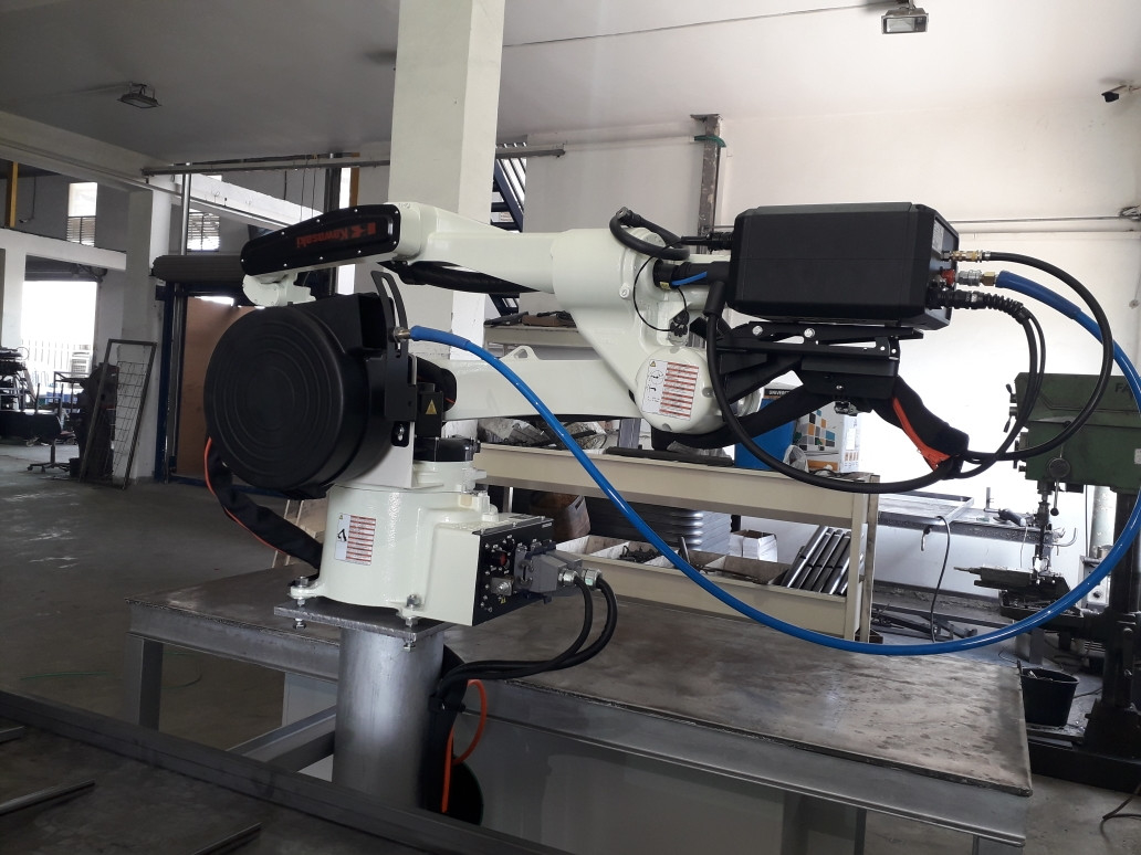 Vỏ giáp robot hiệu quả với kích thước gói duy nhất 40X35X20 Cm bao gồm vỏ bụi