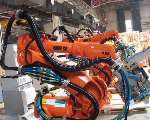 Hỗ trợ kỹ thuật Bộ quần áo robot chống áp lực cho HYUNDA / ABB / FANUC / KUKA