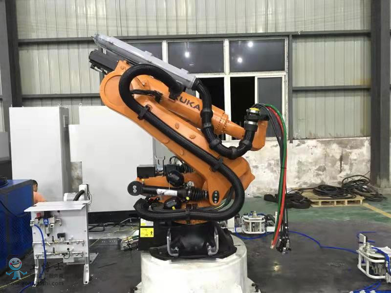 Bộ trang phục robot tùy chỉnh với vật liệu lõi cao su cho các ứng dụng hàn