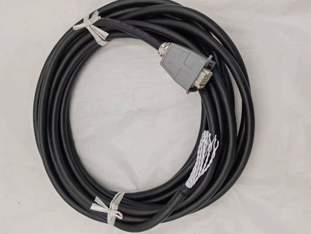 ABB/FANUC/KUKA Robot Flexible Cables 12Kg Net Weight Đánh giá điện áp theo trạm làm việc của robot
